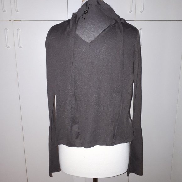 NWOT GUCCI silk ash brown knit top with neck tie and bell like sleeves sz L - Picture 3 of 5